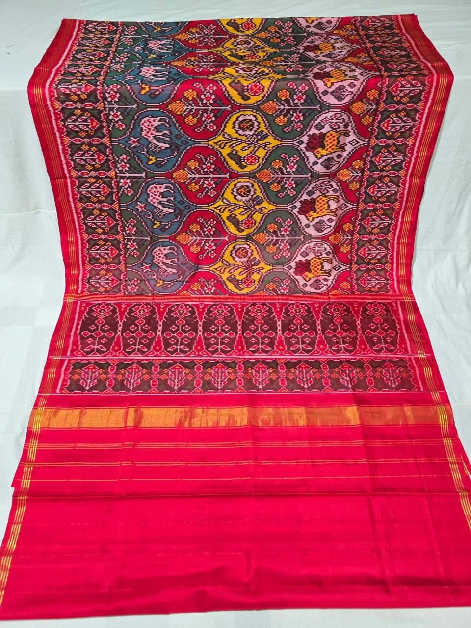 White Deer Mix Flower Plant Lion Red Patola Saree